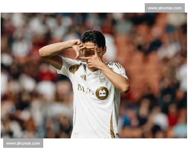 孔刘挂孙兴慜冠军奖牌,孙兴慜:哥,我永远挺你! 孔刘挂孙兴慜冠军奖牌,孙兴慜:哥,我永远挺你!