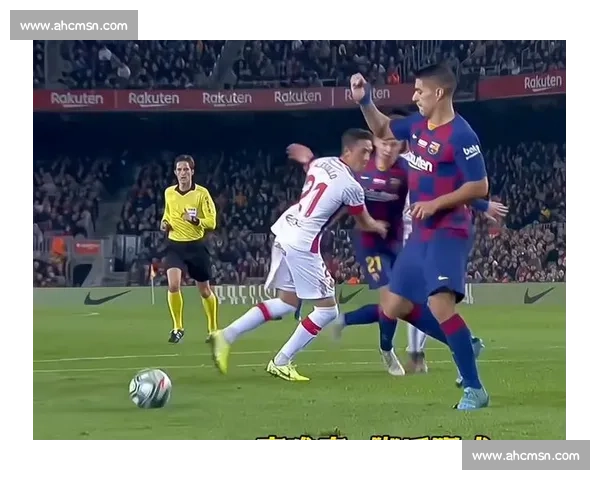 苏亚雷斯 10 大暴脾气瞬间:怒怼队友名场面合集